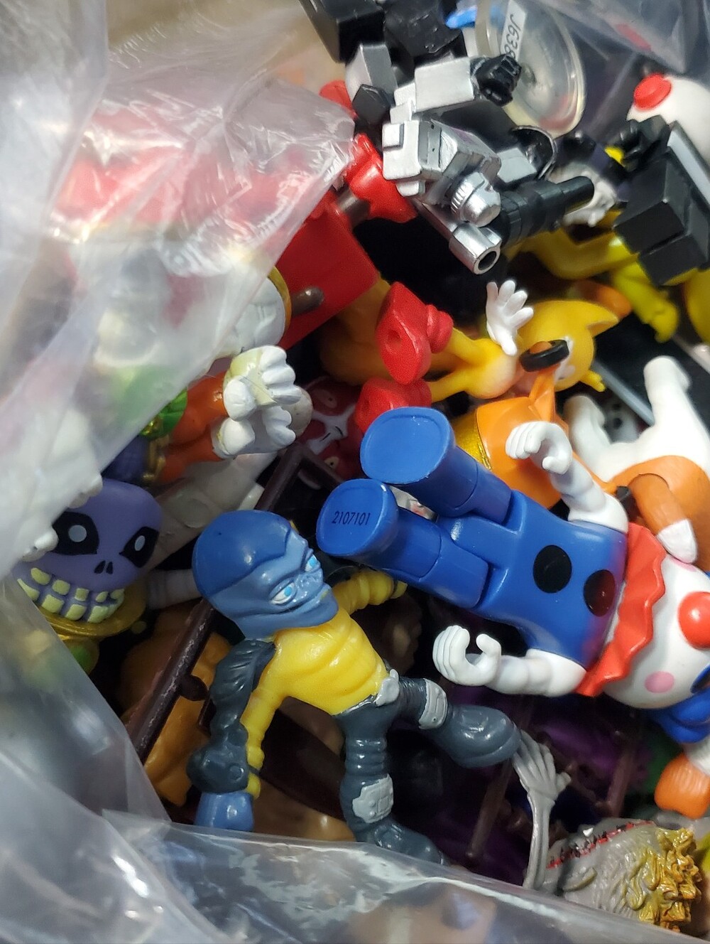 Mixed Action Figure & Toy Bundle - Marvel, Nickelodeon, & More! - Picture 14 of 14